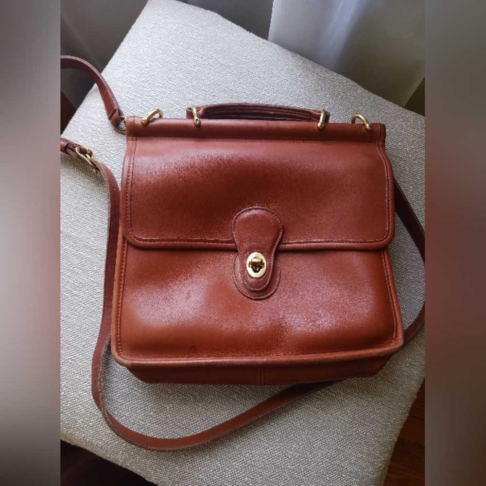 COACH Vintage WILLIS brown Leather Bag gold hardware inside zipper pocket